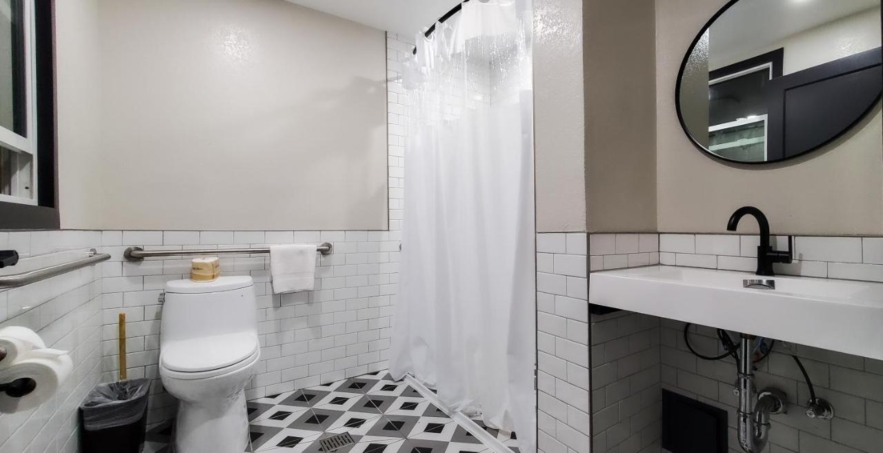 Bed 4-Bed Mixed Dormitory Room Private Bathroom