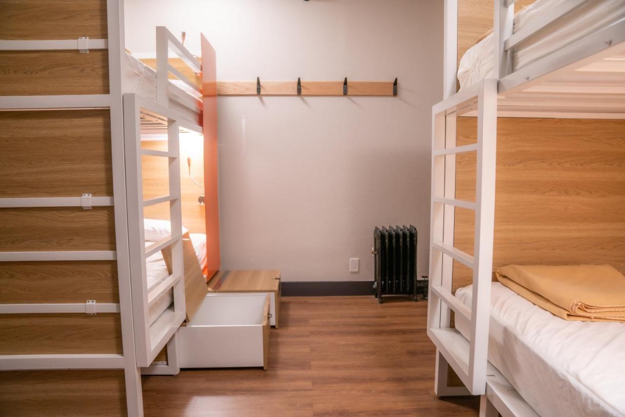 Bed 4-Bed Mixed Dormitory Room Private Bathroom